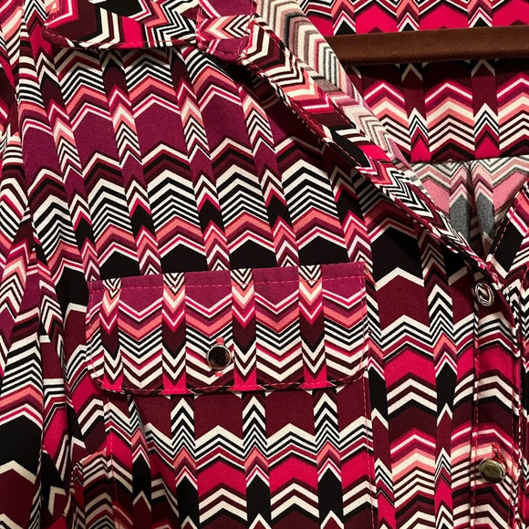 NOTATIONS~ GEO BLOUSE~LG - Picture 10 of 10